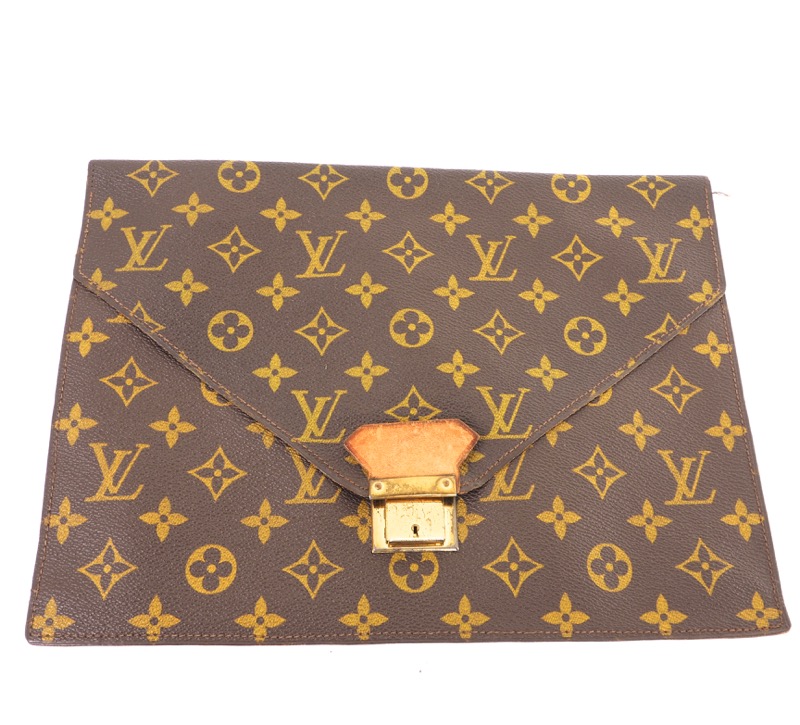Sold at Auction: Louis Vuitton, Louis Vuitton Monogram Large Zipper Pouch  Vintage Garment Bag Insert